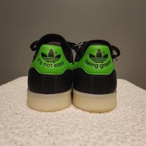 Adidas Stan Smith Primegreen "Hulk Smash" sneakers size 9 Marvel comics